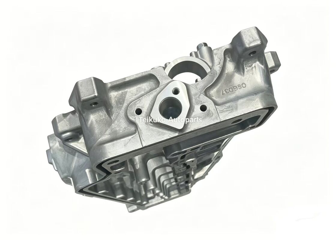 Carcasa de árbol de levas de una sola pieza fundida a presión J08C 11103-E0230 Pieza de motor duradera para vehículos de servicio pesado